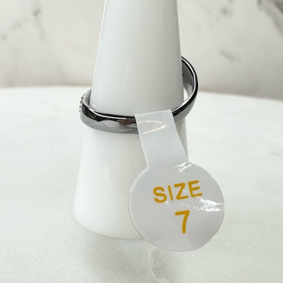 Bomb Party Original Regal Calling Ring White Agate Hematite Plating RBP8197 NWT - Picture 3 of 4